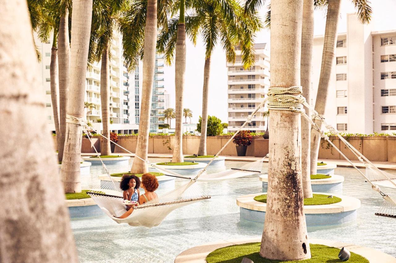 Four Seasons Hotel Miami Exteriör bild
